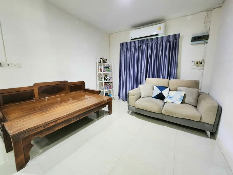 ขายบ้านพร้อมที่ดิน โซนบางซื่อ ใกล้ตลาดเขมา และโรงเรียนโยธินบูรณะ, กรุงเทพ, ประชาราษฎร์สาย 1 ซอย 38, บางซื่อ, บางซื่อ, กรุงเทพ, 70 ตร.ม., บ้านแฝด ขาย, โดย วริธรา ลิ้มปาละกูล, 500232045 - DDproperty.com