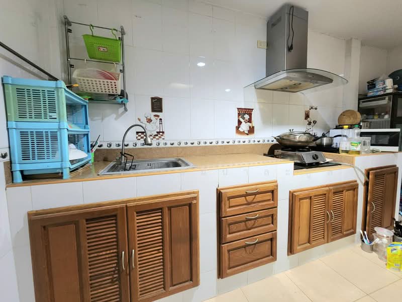 ขายบ้านพร้อมที่ดิน โซนบางซื่อ ใกล้ตลาดเขมา และโรงเรียนโยธินบูรณะ, กรุงเทพ, ประชาราษฎร์สาย 1 ซอย 38, บางซื่อ, บางซื่อ, กรุงเทพ, 70 ตร.ม., บ้านแฝด ขาย, โดย วริธรา ลิ้มปาละกูล, 500232045 - DDproperty.com