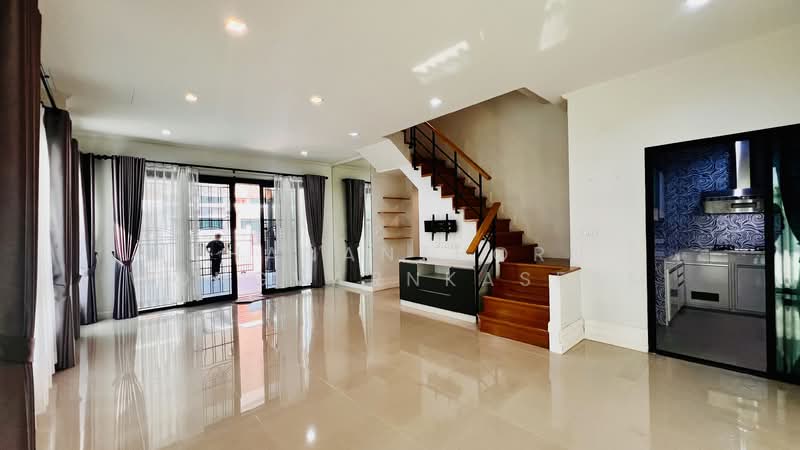 Supalai Essence Ladprao, Bangkok, Soi Ladprao 107, Khlong Chan, Bang Kapi, Bangkok, 3 Bedrooms, 243 sqm, Single Detached House For Rent, by Thananthorn Wongvarnkaseam, 500232061 - DDproperty.com