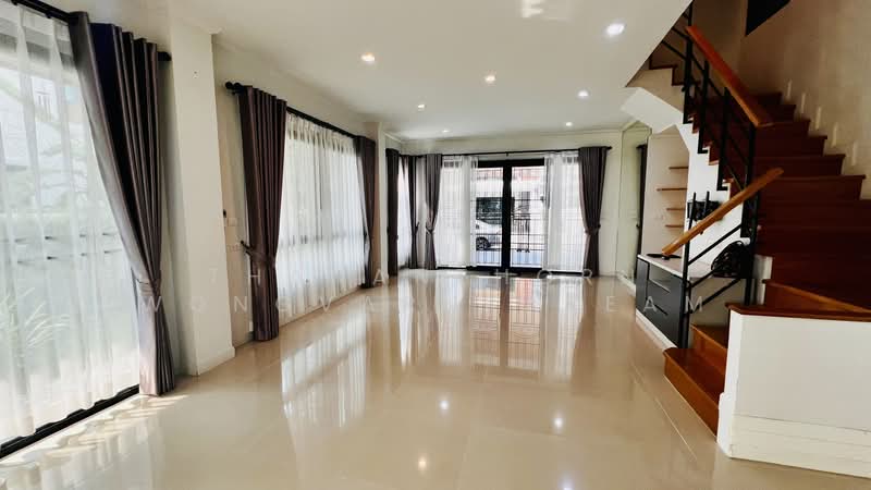 Supalai Essence Ladprao, Bangkok, Soi Ladprao 107, Khlong Chan, Bang Kapi, Bangkok, 3 Bedrooms, 243 sqm, Single Detached House For Rent, by Thananthorn Wongvarnkaseam, 500232061 - DDproperty.com