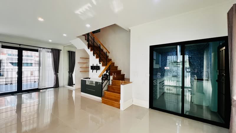 Supalai Essence Ladprao, Bangkok, Soi Ladprao 107, Khlong Chan, Bang Kapi, Bangkok, 3 Bedrooms, 243 sqm, Single Detached House For Rent, by Thananthorn Wongvarnkaseam, 500232061 - DDproperty.com