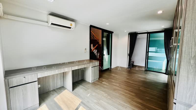 Supalai Essence Ladprao, Bangkok, Soi Ladprao 107, Khlong Chan, Bang Kapi, Bangkok, 3 Bedrooms, 243 sqm, Single Detached House For Rent, by Thananthorn Wongvarnkaseam, 500232061 - DDproperty.com