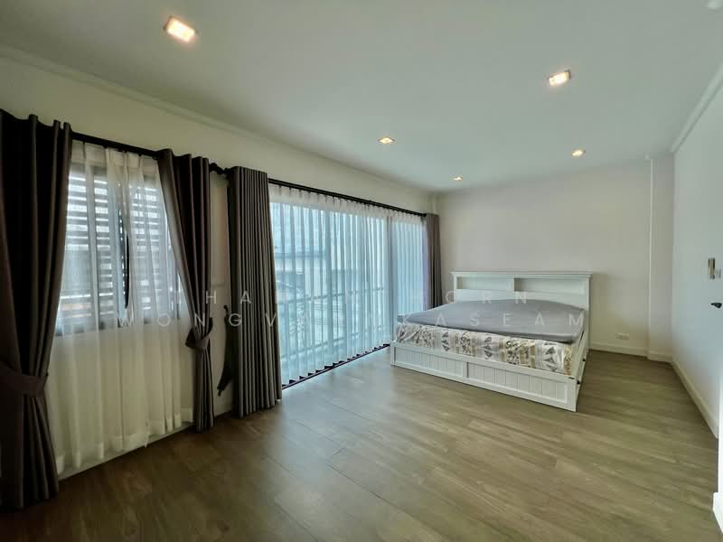 Supalai Essence Ladprao, Bangkok, Soi Ladprao 107, Khlong Chan, Bang Kapi, Bangkok, 3 Bedrooms, 243 sqm, Single Detached House For Rent, by Thananthorn Wongvarnkaseam, 500232061 - DDproperty.com