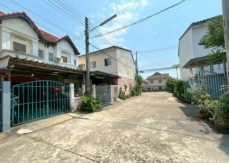 Baan Sanfun Village : บ้านสานฝัน สุวินทวงศ์, Chachoengsao, สุวินทวงศ์, Sala Daeng, Bang Nam Prieo, Chachoengsao, 2 Bedrooms, 100 sqm, Townhouse For Sale, by กรกฤตย์ บุญสระ, 500232149 - DDproperty.com