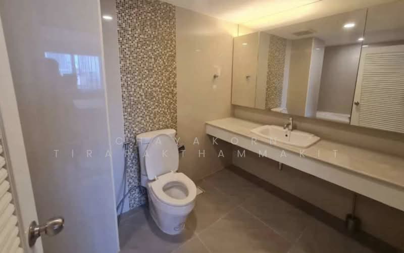 Royal Castle Sukhumvit, Bangkok, 30 Soi Sukhumvit 39, Khlongtoei Nua, Watthana, Bangkok, 3 Bedrooms, 139 sqm, Condo For Rent, by Chayakorn Tirarakthammakit, 500232153 - DDproperty.com