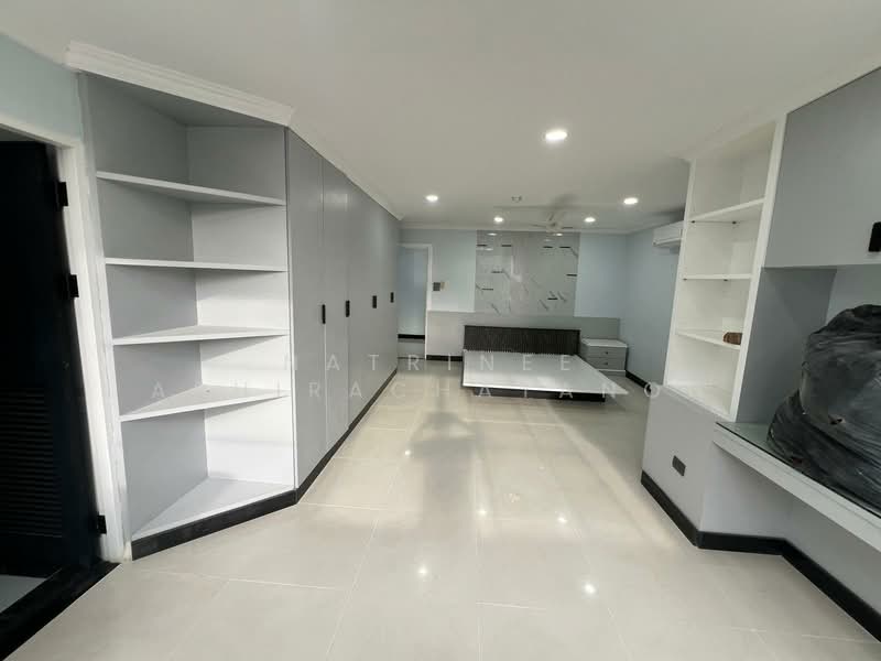 Oriental Towers, Bangkok, 25 Soi Ekkamai 12, Ekkamai Road, Khlong Tan Nua, Watthana, Bangkok, 3 Bedrooms, 350 sqm, Condo For Rent, by Natrinee Aphirachatanon, 500232183 - DDproperty.com