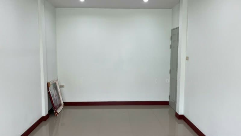 ทาวน์เฮ้าส์ บัวทองธานี เฟส 17 บ้านสภาพใหม่ ทำเลดี ราคาถูก, นนทบุรี, บางกรวย-ไทรน้อย, บางบัวทอง, บางบัวทอง, นนทบุรี, 130 ตร.ม., ทาวน์เฮ้าส์ ขาย, โดย คุณ ชัยรัชต์ (กร), 500232192 - DDproperty.com