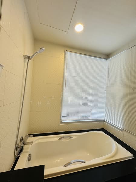 Chic Condo, Khon Kaen, Pracha Samoson, Nai Muang, Muang Khon Kaen, Khon Kaen, Studio, 45 sqm, Condo For Rent, by Fazwaz (Thailand) Co., Ltd., 500232235 - DDproperty.com