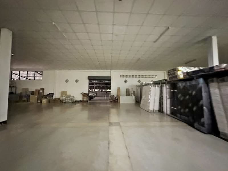 ขายร้านเฟอร์นิเจอร์ พร้อมที่ดินและสิ่งปลูกสร้าง ขนาด 11 ไร่ 3 งาน 90 ตร.ว., Khon Kaen, Nong Ko, Kranuan, Khon Kaen, , 19,160 sqm, Land For Sale, by ERA Thailand, 500232282 - DDproperty.com