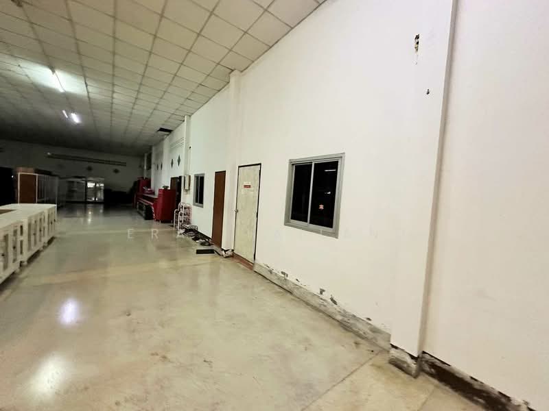 ขายร้านเฟอร์นิเจอร์ พร้อมที่ดินและสิ่งปลูกสร้าง ขนาด 11 ไร่ 3 งาน 90 ตร.ว., Khon Kaen, Nong Ko, Kranuan, Khon Kaen, , 19,160 sqm, Land For Sale, by ERA Thailand, 500232282 - DDproperty.com