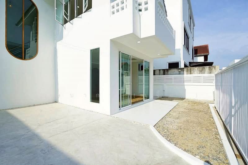 บ้านสวย ทำเลดี พระราม 2 หมู่บ้านวรการ บ้านเดี่ยว 4 ห้องนอน รีโนเวทใหม่ ใกล้เซ็นทรัล พระราม 2, Bangkok, พระราม 2, Bangmot, Chom Thong, Bangkok, 4 Bedrooms, 150 sqm, Single Detached House For Sale, by บุษบากร (เจี๊ยบ), 500232324 - DDproperty.com