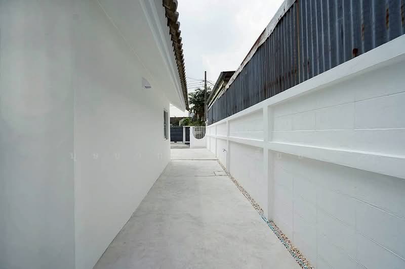 บ้านสวย ทำเลดี พระราม 2 หมู่บ้านวรการ บ้านเดี่ยว 4 ห้องนอน รีโนเวทใหม่ ใกล้เซ็นทรัล พระราม 2, Bangkok, พระราม 2, Bangmot, Chom Thong, Bangkok, 4 Bedrooms, 150 sqm, Single Detached House For Sale, by บุษบากร (เจี๊ยบ), 500232324 - DDproperty.com