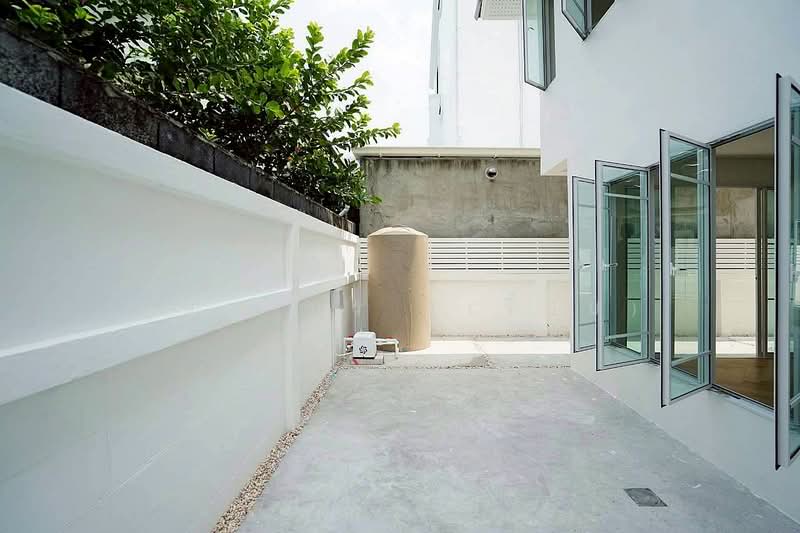 บ้านสวย ทำเลดี พระราม 2 หมู่บ้านวรการ บ้านเดี่ยว 4 ห้องนอน รีโนเวทใหม่ ใกล้เซ็นทรัล พระราม 2, Bangkok, พระราม 2, Bangmot, Chom Thong, Bangkok, 4 Bedrooms, 150 sqm, Single Detached House For Sale, by บุษบากร (เจี๊ยบ), 500232324 - DDproperty.com