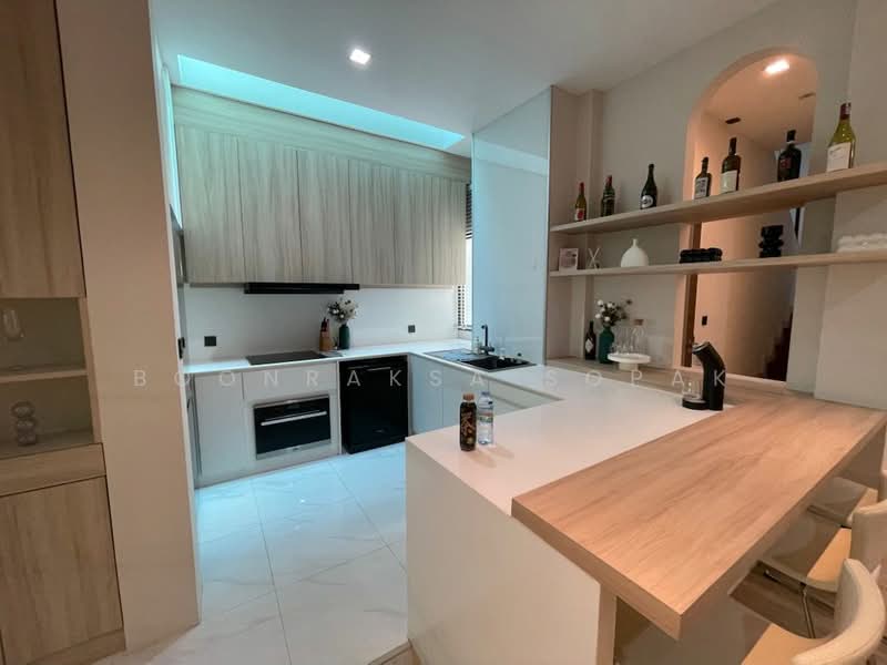 The Gentry Sukhumvit 101, Bangkok, Soi Sukhumvit 101, Sukhumvit Road, Bang Chak, Phra Khanong, Bangkok, 3 Bedrooms, 390 sqm, Single Detached House For Rent, by Boonraksa Sopak, 500232337 - DDproperty.com