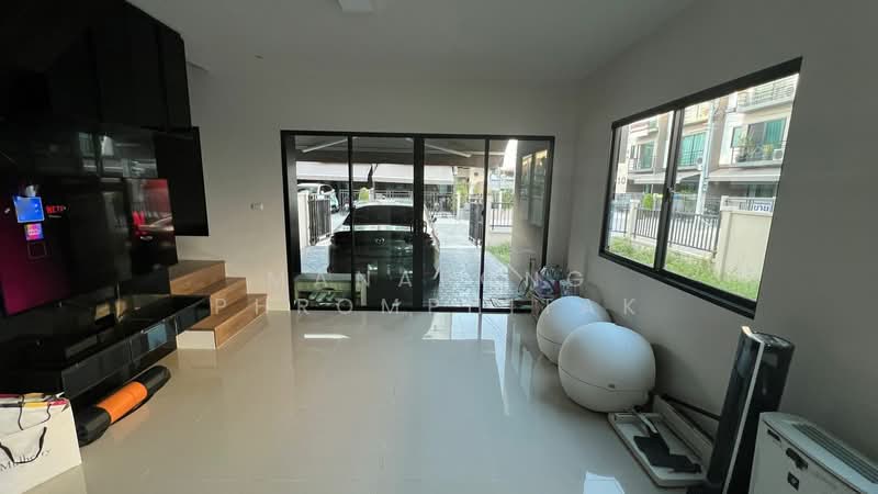 Baan Klang Muang Srinakarin – Onnut, Bangkok, 174 Soi On Nut 70/1, Prawet, Prawet, Bangkok, 3 Bedrooms, 120 sqm, Townhouse For Sale, by Manapong Phromphitak, 500232346 - DDproperty.com