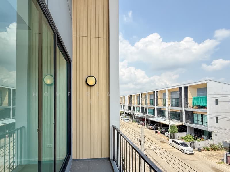 Nalin Grand Avenue Wongwean - Rama 9, Bangkok, Thap Chang, Saphan Sung, Bangkok, 3 Bedrooms, 220 sqm, Townhouse For Sale, by HOME Real Estate Service, 500232367 - DDproperty.com