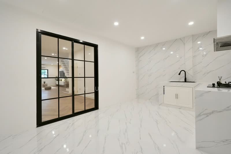 โชคชัย 4 ซอย 77 ใกล้เสนานิคม ใกล้ลาดพร้าววังหิน ใกล้ ม.เกษตร, Bangkok, โชคชัย 4 ซอย 77 ใกล้เสนานิคม ใกล้ลาดพร้าววังหิน ใกล้ ม.เกษตร, Lat Phrao, Lat Phrao, Bangkok, 4 Bedrooms, 140 sqm, Townhouse For Sale, by Khun Tuk, 500232390 - DDproperty.com