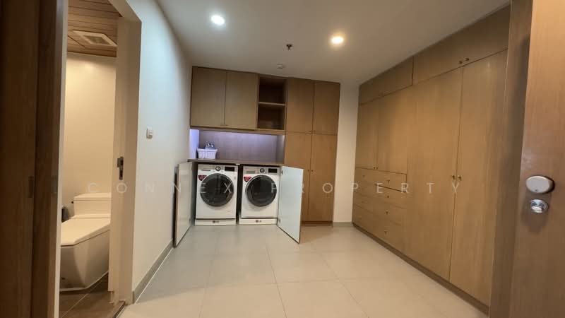 Baan Suanpetch, Bangkok, 18 Soi Sukhumvit 39, Khlong Tan Nua, Watthana, Bangkok, 3 Bedrooms, 265 sqm, Condo For Rent, by Connex Property, 500232410 - DDproperty.com