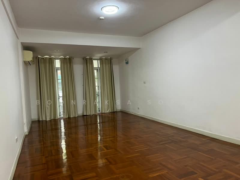 undefined, Bangkok, Thung Maha Mek, Sathon, Bangkok, 4 Bedrooms, 250 sqm, Townhouse For Rent, by Boonraksa Sopak, 500232420 - DDproperty.com