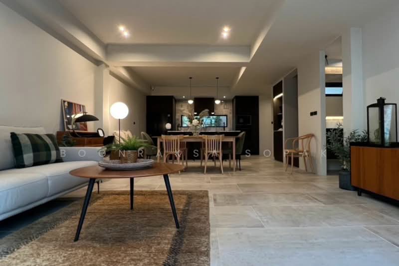 2-BR Townhouse, Bangkok, Phra Kanong Nua, Watthana, Bangkok, 2 Bedrooms, 325 sqm, Townhouse For Rent, by Boonraksa Sopak, 500232466 - DDproperty.com