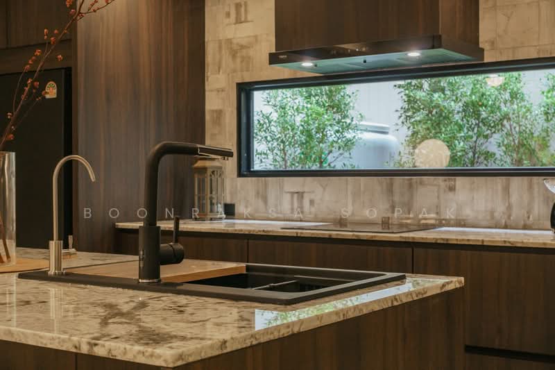 2-BR Townhouse, Bangkok, Phra Kanong Nua, Watthana, Bangkok, 2 Bedrooms, 325 sqm, Townhouse For Rent, by Boonraksa Sopak, 500232466 - DDproperty.com