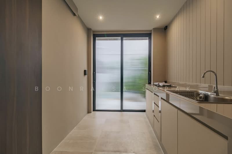 2-BR Townhouse, Bangkok, Phra Kanong Nua, Watthana, Bangkok, 2 Bedrooms, 325 sqm, Townhouse For Rent, by Boonraksa Sopak, 500232466 - DDproperty.com