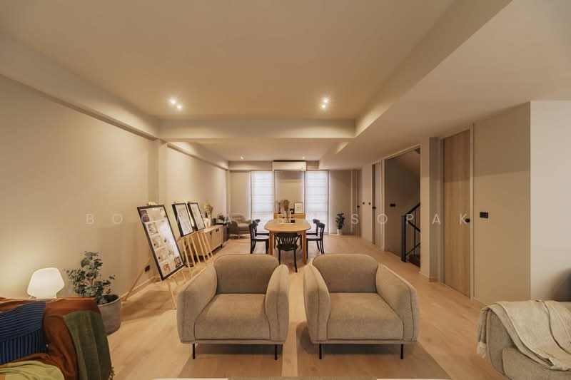 2-BR Townhouse, Bangkok, Phra Kanong Nua, Watthana, Bangkok, 2 Bedrooms, 325 sqm, Townhouse For Rent, by Boonraksa Sopak, 500232466 - DDproperty.com