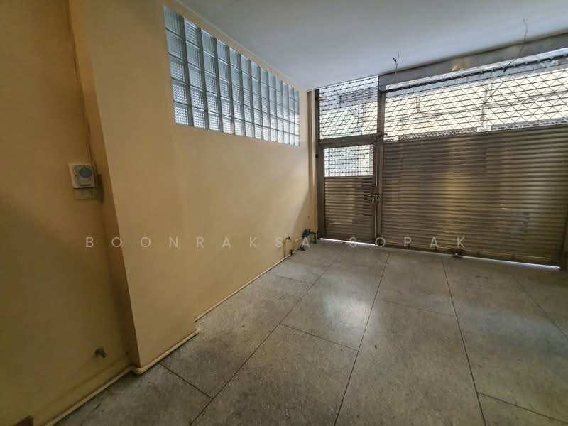 4-BR Townhouse, Bangkok, Wang Burapaphirom, Phra Nakhon, Bangkok, 4 Bedrooms, 186 sqm, Townhouse For Rent, by Boonraksa Sopak, 500232524 - DDproperty.com