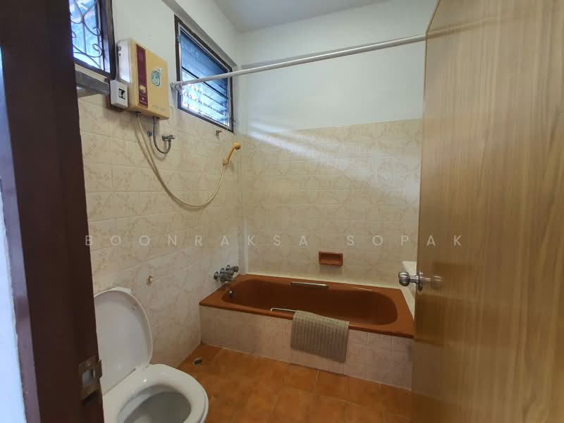 4-BR Townhouse, Bangkok, Wang Burapaphirom, Phra Nakhon, Bangkok, 4 Bedrooms, 186 sqm, Townhouse For Rent, by Boonraksa Sopak, 500232524 - DDproperty.com