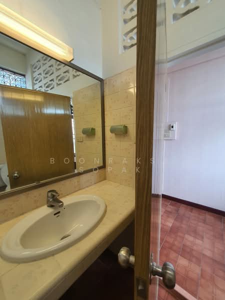 4-BR Townhouse, Bangkok, Wang Burapaphirom, Phra Nakhon, Bangkok, 4 Bedrooms, 186 sqm, Townhouse For Rent, by Boonraksa Sopak, 500232524 - DDproperty.com