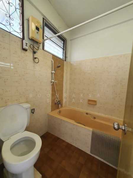 4-BR Townhouse, Bangkok, Wang Burapaphirom, Phra Nakhon, Bangkok, 4 Bedrooms, 186 sqm, Townhouse For Rent, by Boonraksa Sopak, 500232524 - DDproperty.com