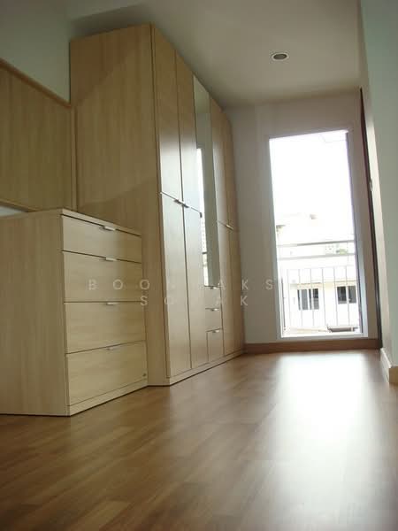 Y.O. Place, Bangkok, 223 Soi Sai Nam Thip 2, Khlong Toei, Khlong Toei, Bangkok, 2 Bedrooms, 93 sqm, Apartment For Rent, by Boonraksa Sopak, 500232623 - DDproperty.com