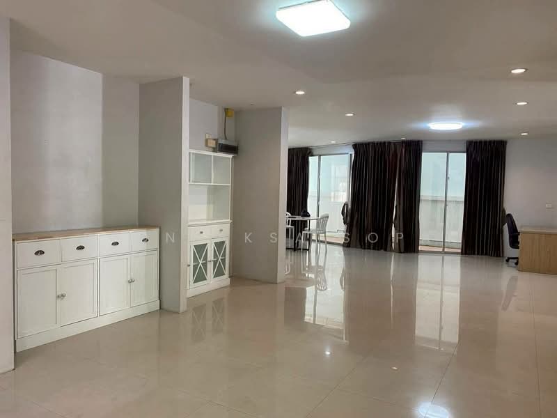 Arena Garden Onnut 44, Bangkok, Bang Chak, Phra Khanong, Bangkok, 3 Bedrooms, 300 sqm, Single Detached House For Rent, by Boonraksa Sopak, 500232812 - DDproperty.com