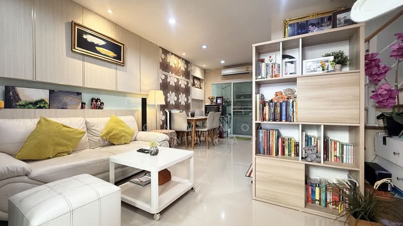 Villette Lite Pattanakarn, Bangkok, Soi Phatthanakan 38, Phatthanakan Road, Suan Luang, Suan Luang, Bangkok, 3 Bedrooms, 110 sqm, Townhouse For Sale, by Ponwimol Wipanarapai, 500232813 - DDproperty.com