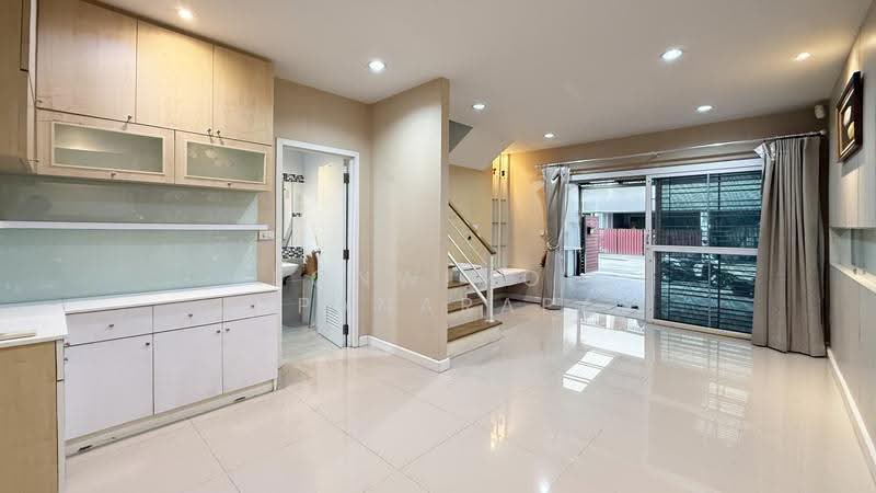 Villette Lite Pattanakarn, Bangkok, Soi Phatthanakan 38, Phatthanakan Road, Suan Luang, Bangkok, 3 Bedrooms, 110 sqm, Townhouse For Sale, by Ponwimol Wipanarapai, 500232813 - DDproperty.com