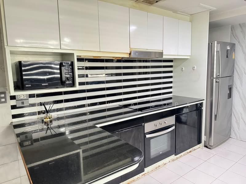 President Park Sukhumvit 24, Bangkok, 99 Sukhumvit 24 Alley, Khlongtoei Nua, Watthana, Bangkok, 4 Bedrooms, 260 sqm, Condo For Rent, by Boonraksa Sopak, 500232831 - DDproperty.com