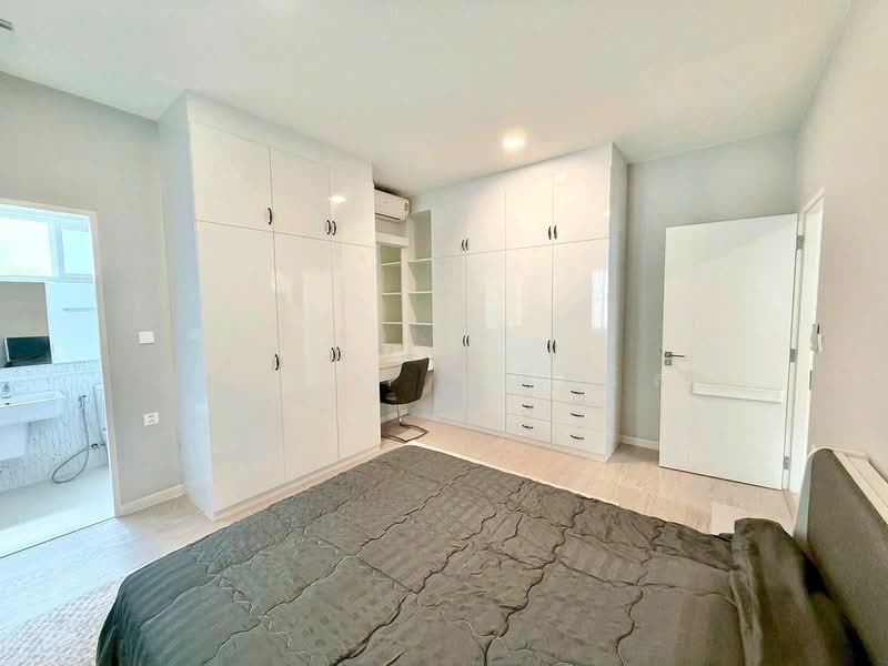 Mantana 2 Motorway - New Krungthepkreetha, Bangkok, Manthana 2 Motorway-New Krungthep Kreetha Intersection, Phatthanakan Road 4, Khlong Song Ton Nun, Lat Krabang, Bangkok, 4 Bedrooms, 350 sqm, Single Detached House For Rent, by กุลจิรา อภัยโส, 500232836 - DDproperty.com