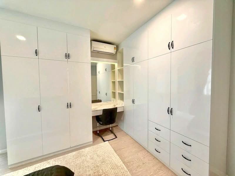 Mantana 2 Motorway - New Krungthepkreetha, Bangkok, Manthana 2 Motorway-New Krungthep Kreetha Intersection, Phatthanakan Road 4, Khlong Song Ton Nun, Lat Krabang, Bangkok, 4 Bedrooms, 350 sqm, Single Detached House For Rent, by กุลจิรา อภัยโส, 500232836 - DDproperty.com