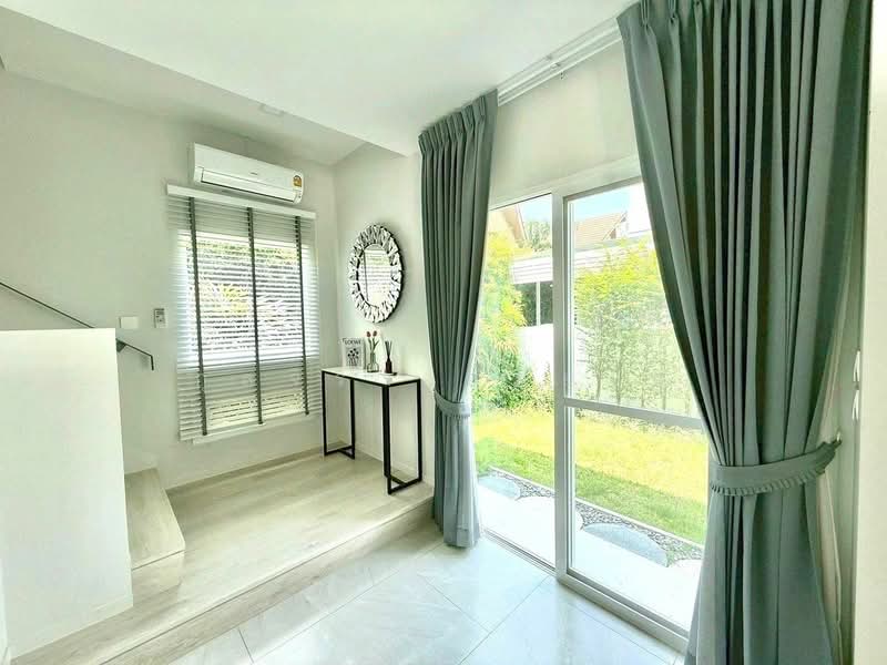 Mantana 2 Motorway - New Krungthepkreetha, Bangkok, Manthana 2 Motorway-New Krungthep Kreetha Intersection, Phatthanakan Road 4, Khlong Song Ton Nun, Lat Krabang, Bangkok, 4 Bedrooms, 350 sqm, Single Detached House For Rent, by กุลจิรา อภัยโส, 500232836 - DDproperty.com