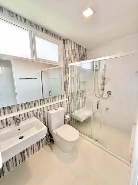 Mantana 2 Motorway - New Krungthepkreetha, Bangkok, Manthana 2 Motorway-New Krungthep Kreetha Intersection, Phatthanakan Road 4, Khlong Song Ton Nun, Lat Krabang, Bangkok, 4 Bedrooms, 350 sqm, Single Detached House For Rent, by กุลจิรา อภัยโส, 500232836 - DDproperty.com