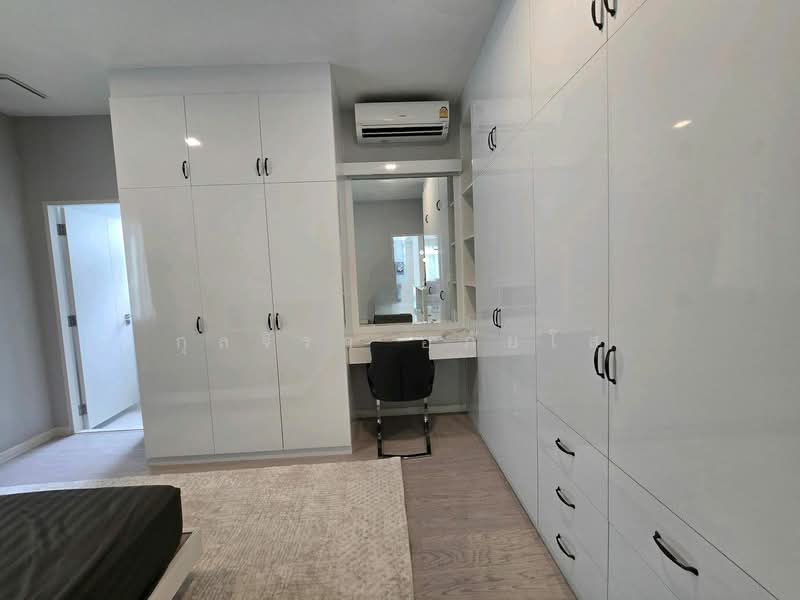 Mantana 2 Motorway - New Krungthepkreetha, Bangkok, Manthana 2 Motorway-New Krungthep Kreetha Intersection, Phatthanakan Road 4, Khlong Song Ton Nun, Lat Krabang, Bangkok, 4 Bedrooms, 350 sqm, Single Detached House For Rent, by กุลจิรา อภัยโส, 500232836 - DDproperty.com