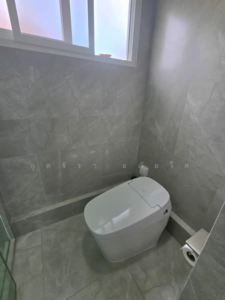 Mantana 2 Motorway - New Krungthepkreetha, Bangkok, Manthana 2 Motorway-New Krungthep Kreetha Intersection, Phatthanakan Road 4, Khlong Song Ton Nun, Lat Krabang, Bangkok, 4 Bedrooms, 350 sqm, Single Detached House For Rent, by กุลจิรา อภัยโส, 500232836 - DDproperty.com