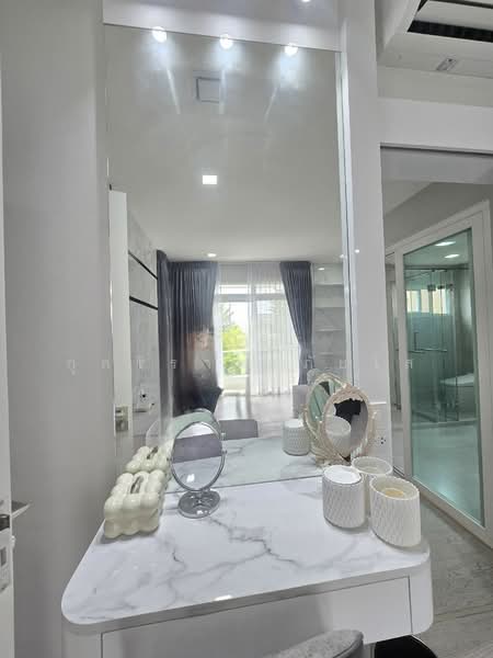 Mantana 2 Motorway - New Krungthepkreetha, Bangkok, Manthana 2 Motorway-New Krungthep Kreetha Intersection, Phatthanakan Road 4, Khlong Song Ton Nun, Lat Krabang, Bangkok, 4 Bedrooms, 350 sqm, Single Detached House For Rent, by กุลจิรา อภัยโส, 500232836 - DDproperty.com