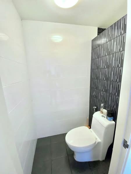 The Trust Condo Ngamwongwan, Nonthaburi, 74 Ngamwongwan Road, Bang Khen, Muang Nonthaburi, Nonthaburi, 1 Bedroom, 31 sqm, Condo For Sale, by Living Real Estates, 500232858 - DDproperty.com