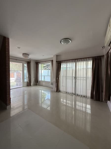 Perfect Park Kheha Romklao 64, Bangkok, Soi Kheha Rom Klao 64, Khlong Song Ton Nun, Lat Krabang, Bangkok, 3 Bedrooms, 180 sqm, Single Detached House For Sale, by Nutthavadee Kittihut, 500232914 - DDproperty.com