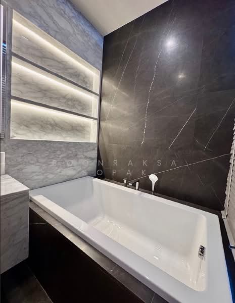 The Monument Thonglor, Bangkok, 998 Thonglor Road, Khlong Tan Nua, Watthana, Bangkok, 3 Bedrooms, 260 sqm, Condo For Rent, by Boonraksa Sopak, 500232933 - DDproperty.com