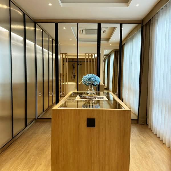 4-BR Townhouse, Bangkok, Phra Kanong Nua, Watthana, Bangkok, 4 Bedrooms, 250 sqm, Townhouse For Rent, by Boonraksa Sopak, 500232964 - DDproperty.com