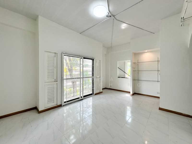 Townhome Thesaban Rangsan Nuea 14, Bangkok, Lat Yao, Chatuchak, Bangkok, 5 Bedrooms, 280 sqm, Townhouse For Sale, by Chantat Raoprachong, 500232976 - DDproperty.com
