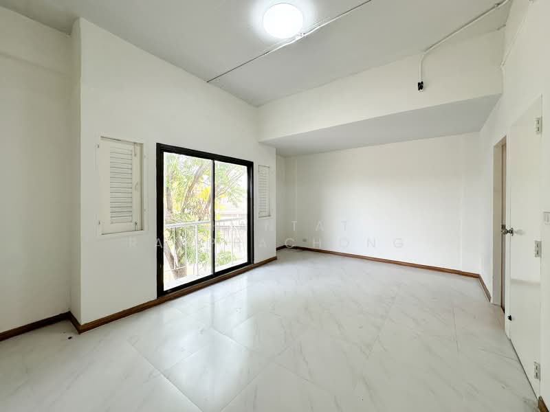 Townhome Thesaban Rangsan Nuea 14, Bangkok, Lat Yao, Chatuchak, Bangkok, 5 Bedrooms, 280 sqm, Townhouse For Sale, by Chantat Raoprachong, 500232976 - DDproperty.com