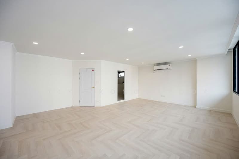 Grand Ville House 2, Bangkok, Soi Sukhumvit 19, Khlongtoei Nua, Watthana, Bangkok, 3 Bedrooms, 276 sqm, Condo For Sale, by Natlyn Kongsapook, 500232981 - DDproperty.com